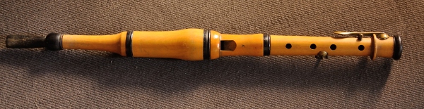 a boxwood flageolet with two keys